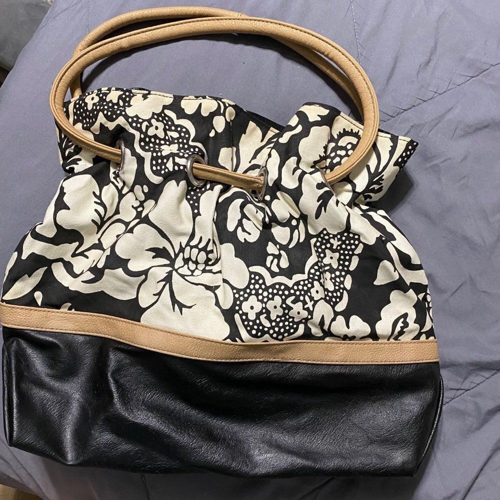Floral black /white purse